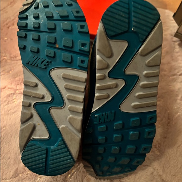 Nike Women's Air Max 90 White and Teal Sneakers - Picture 5 of 8